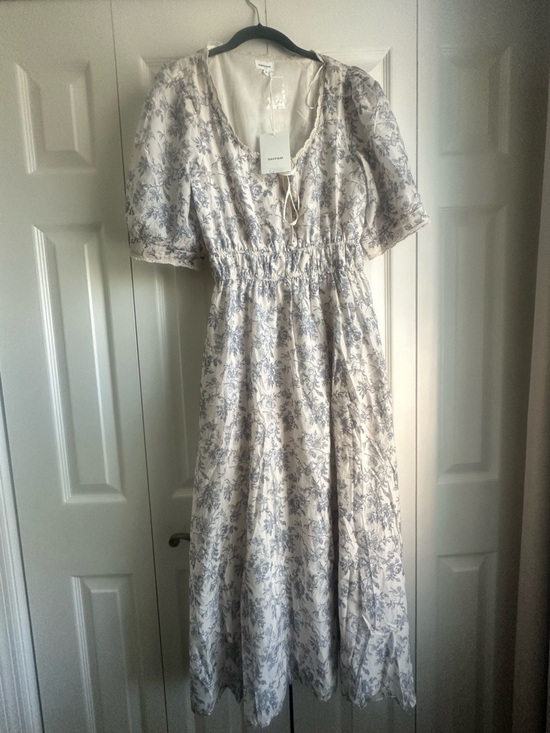 AUREUM Dresses & Skirts - AUREUM Ivory with Navy Toile Midi Dress Small